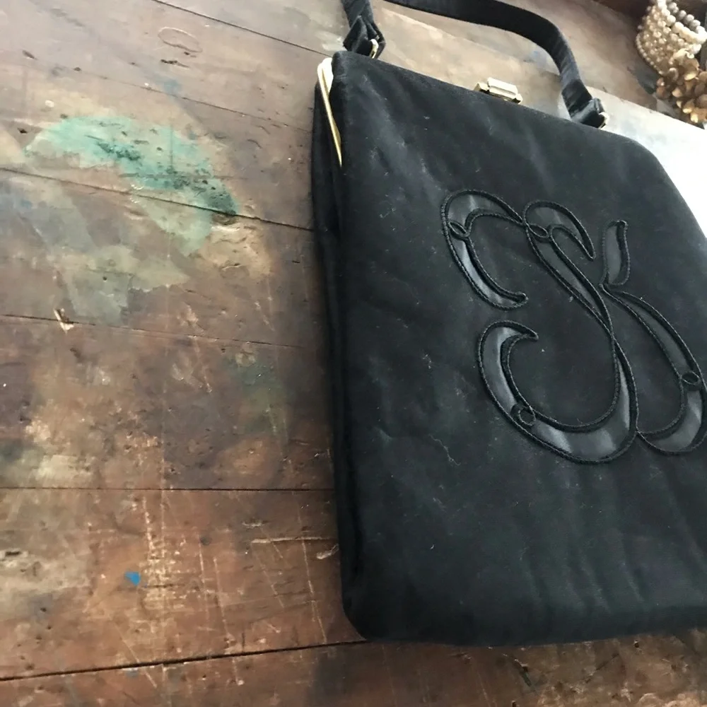 Vintage black handbag